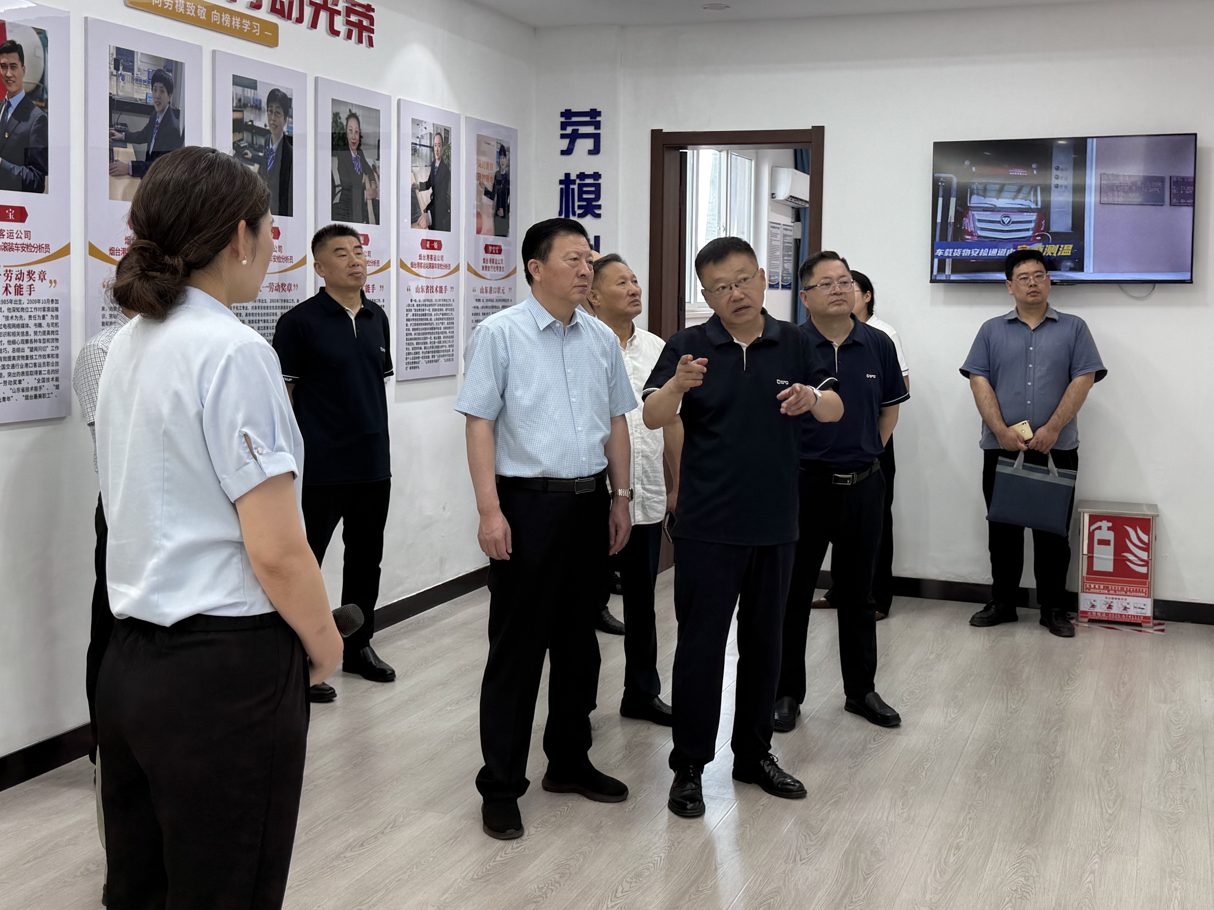 市人大社会建设委
开展全市产业工人队伍建设情况专题调研