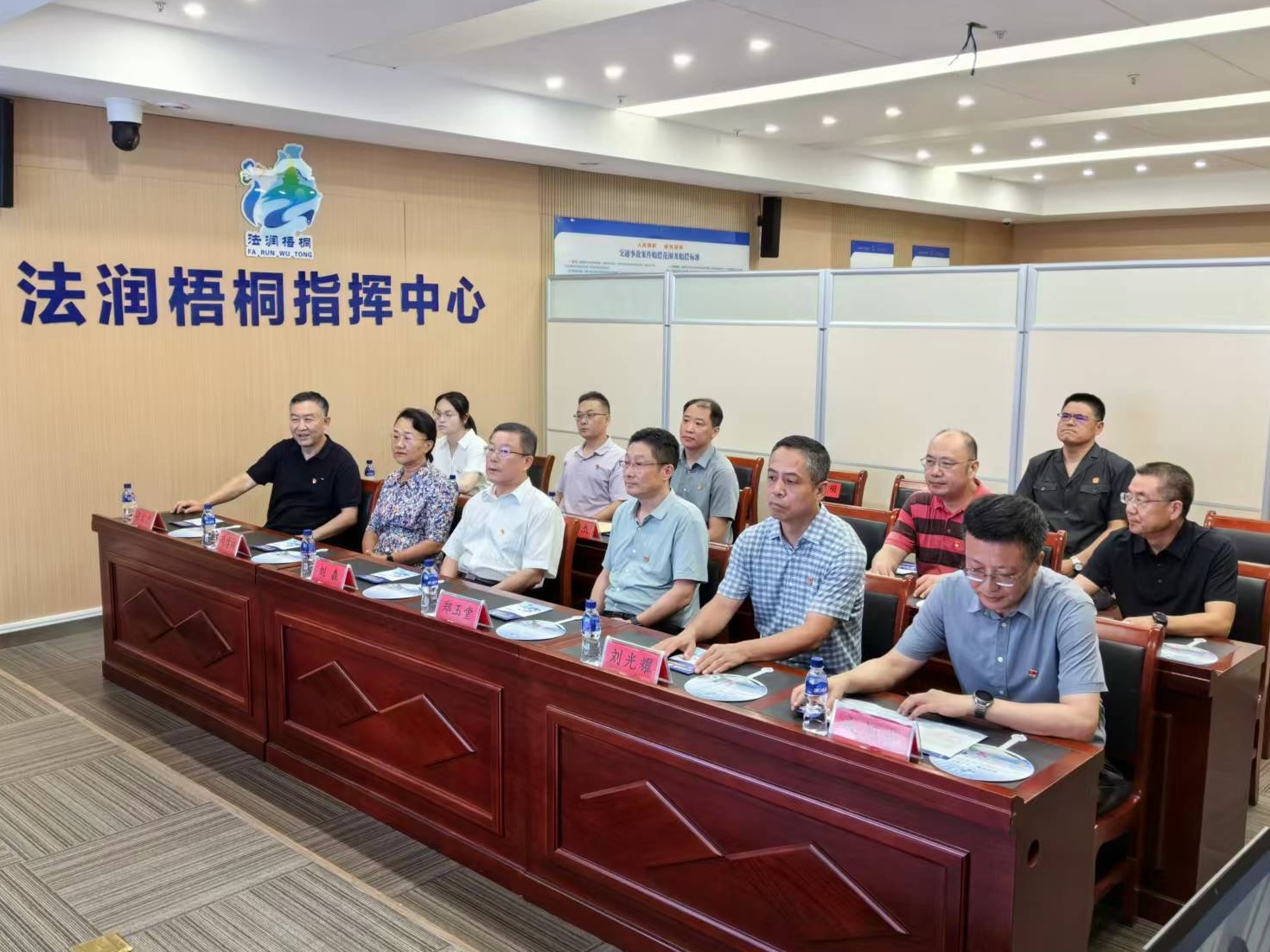 市人大机关第七党支部到莱山区人民法院开展“三联三强”主题党日调研活动